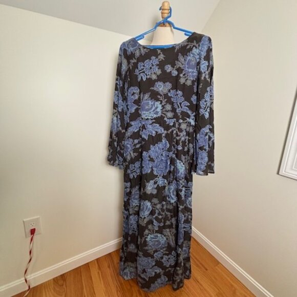 NWT Free People maxi dress with bell sleeves, size 8 - Picture 4 of 12